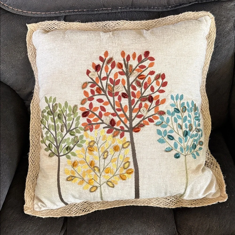 PIER 1 🍁 Fall trees throw pillows - Picture 3 of 6